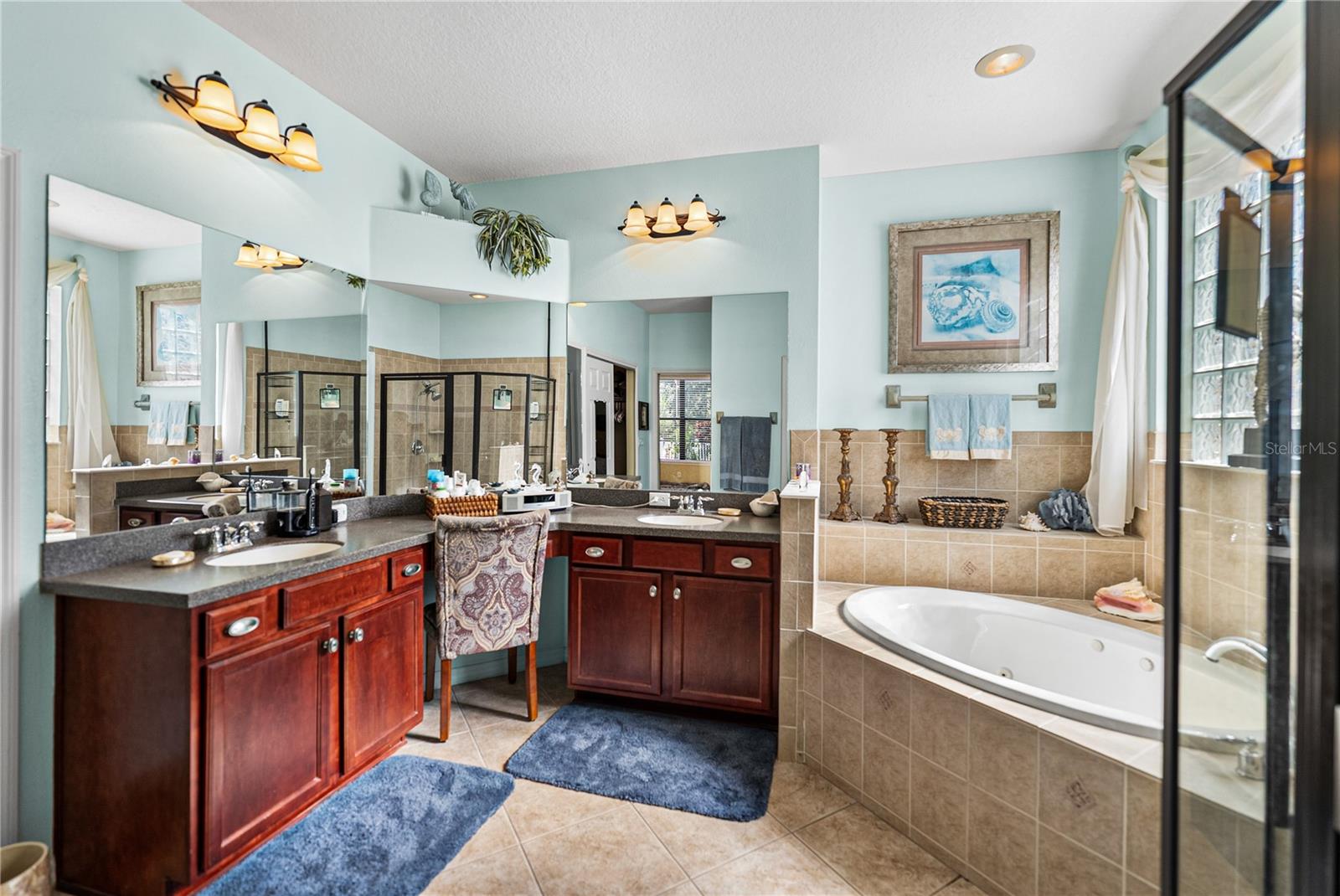 Image 35 of 100 For 360 Oak Landing Drive