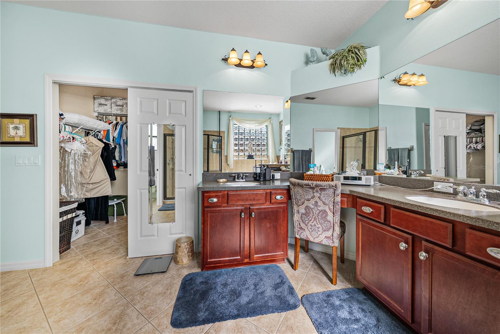 Image 36 of 100 For 360 Oak Landing Drive