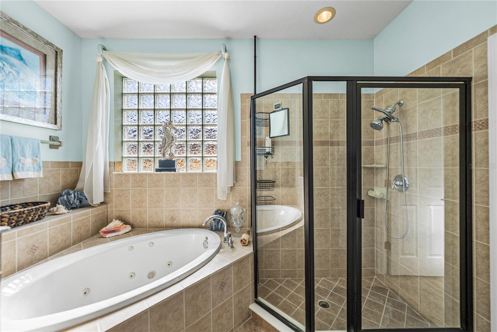 Image 38 of 100 For 360 Oak Landing Drive