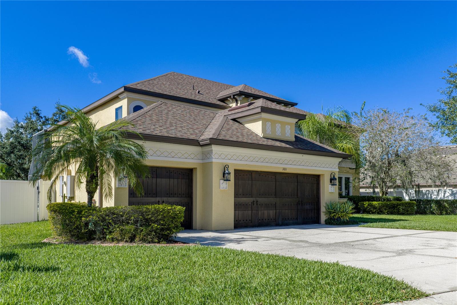 Image 4 of 100 For 360 Oak Landing Drive