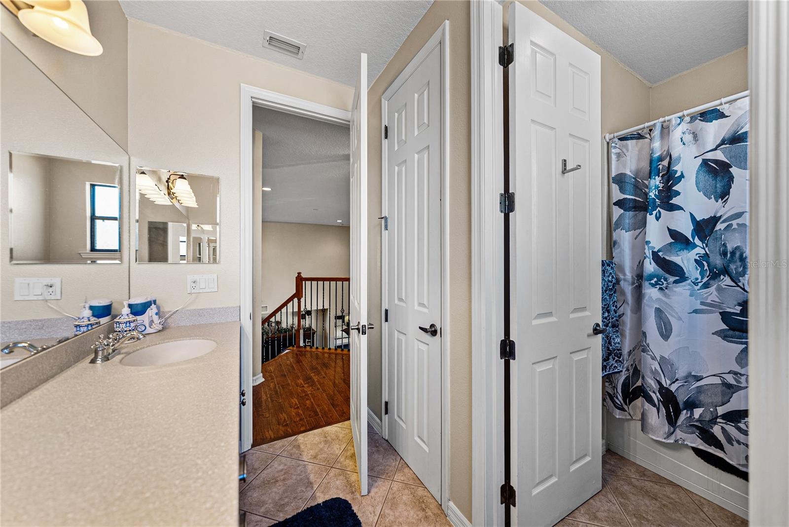 Image 72 of 100 For 360 Oak Landing Drive