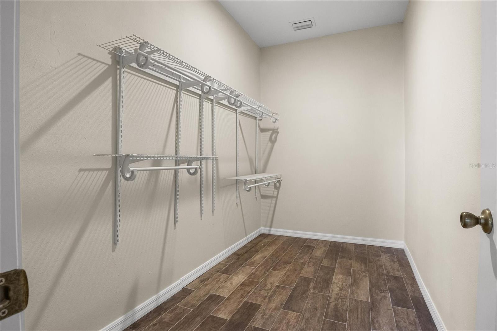 Image 20 of 50 For 4020 Connersville Road