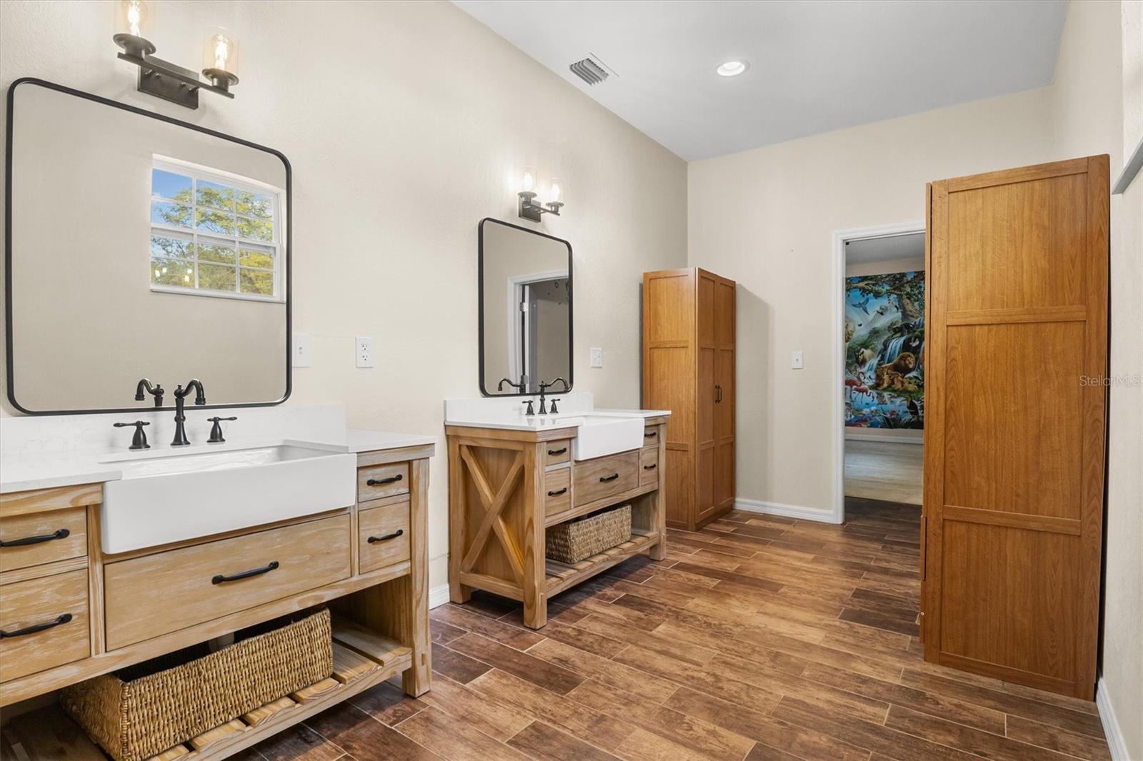 Image 23 of 50 For 4020 Connersville Road