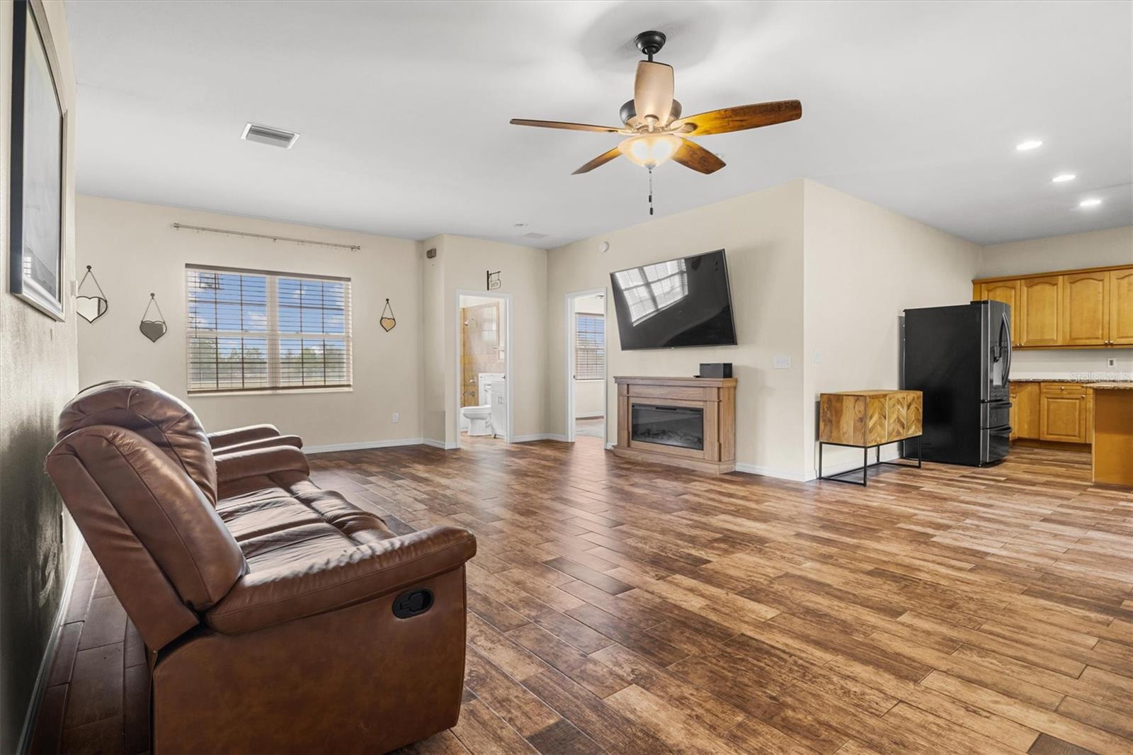 Image 6 of 50 For 4020 Connersville Road