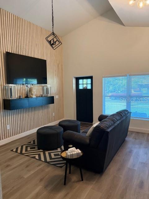 Listing photo id 8 for 1704 Hanna Avenue