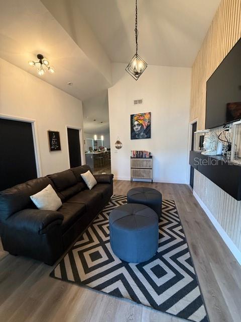 Listing photo id 10 for 1704 Hanna Avenue