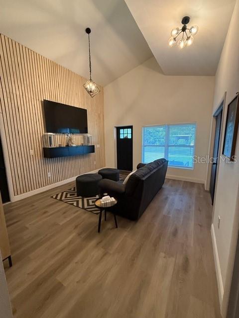 Listing photo id 12 for 1704 Hanna Avenue