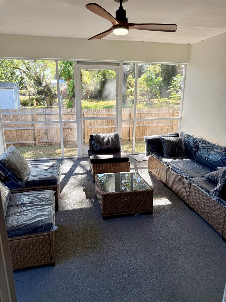 Listing photo id 31 for 1704 Hanna Avenue