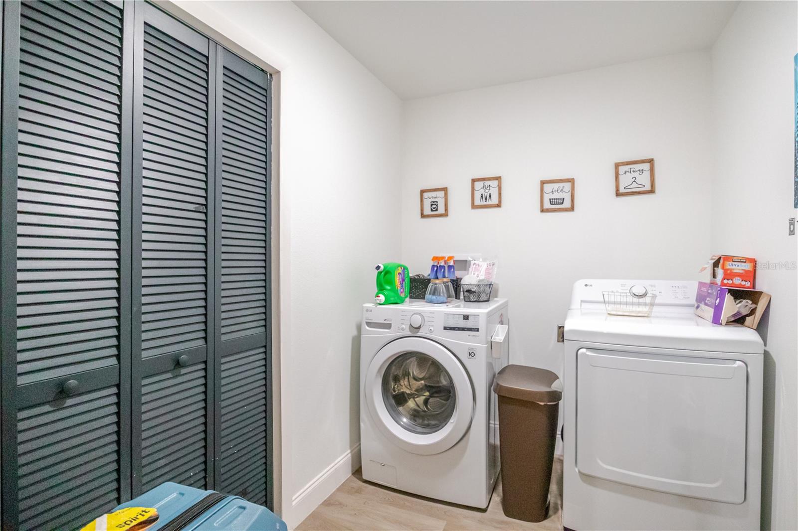 Image 35 of 39 For 1704 Hanna Avenue