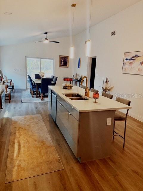 Listing photo id 3 for 1704 Hanna Avenue