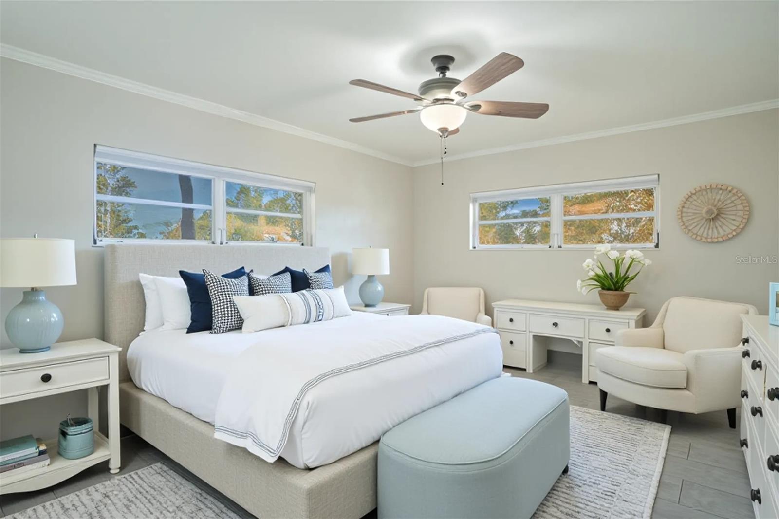 Image 4 of 21 For 495 Avenue F Se