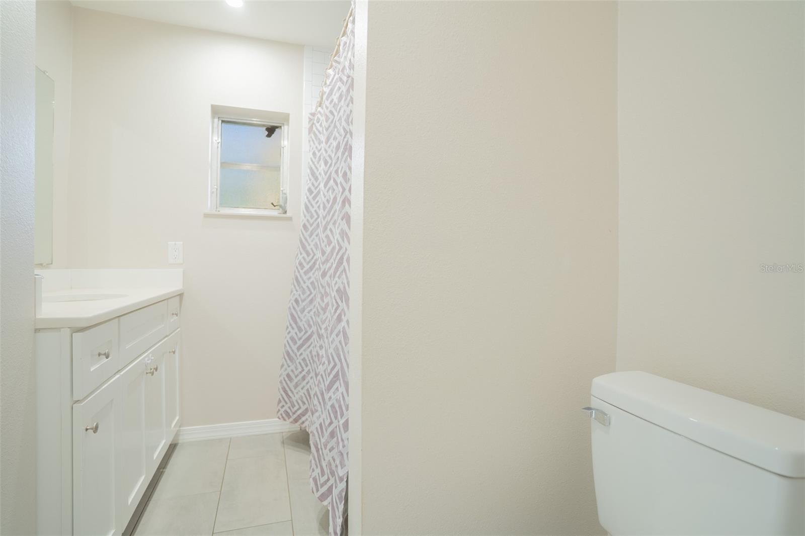 Image 9 of 21 For 495 Avenue F Se