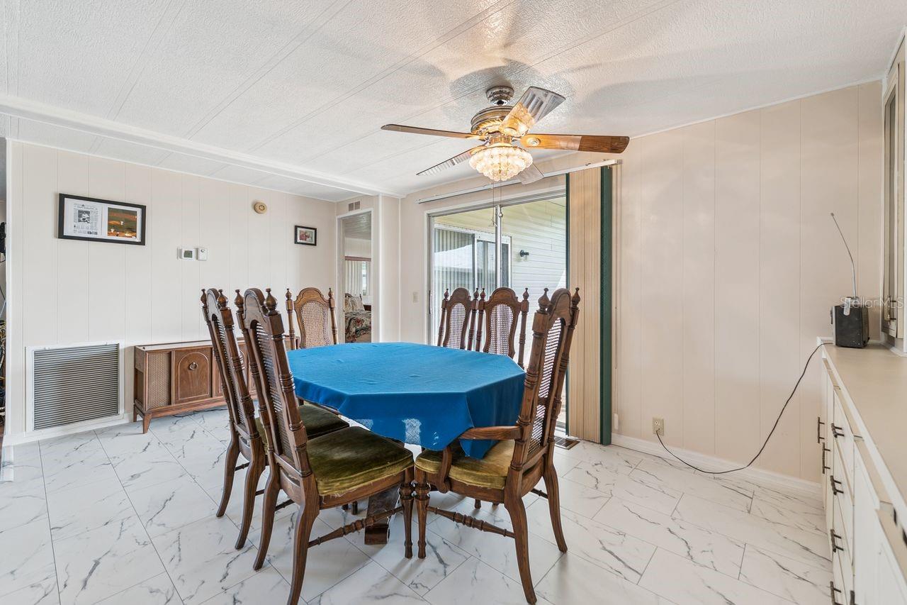 Image 10 of 32 For 6756 Kensington Drive Ne