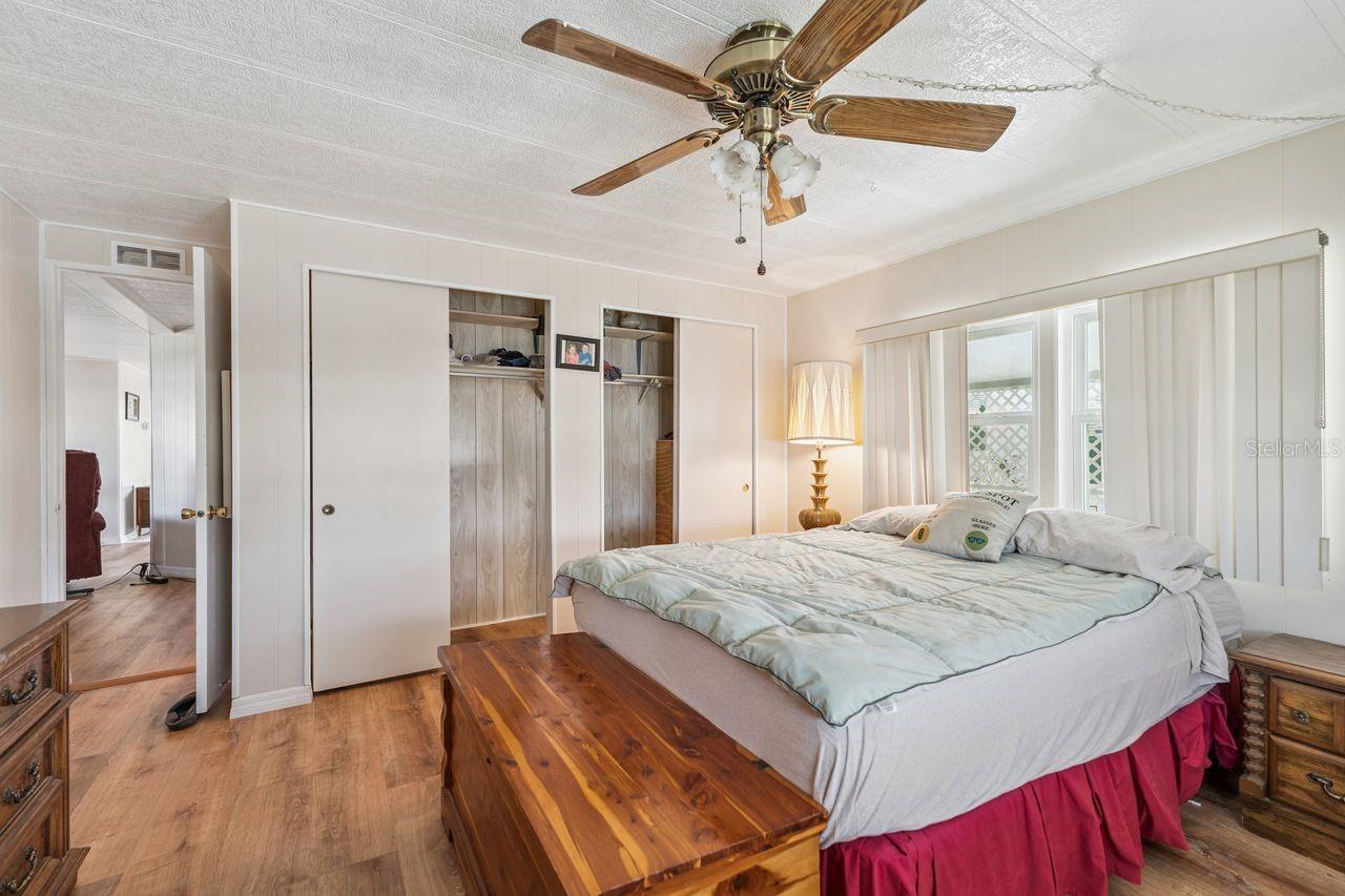 Image 15 of 32 For 6756 Kensington Drive Ne