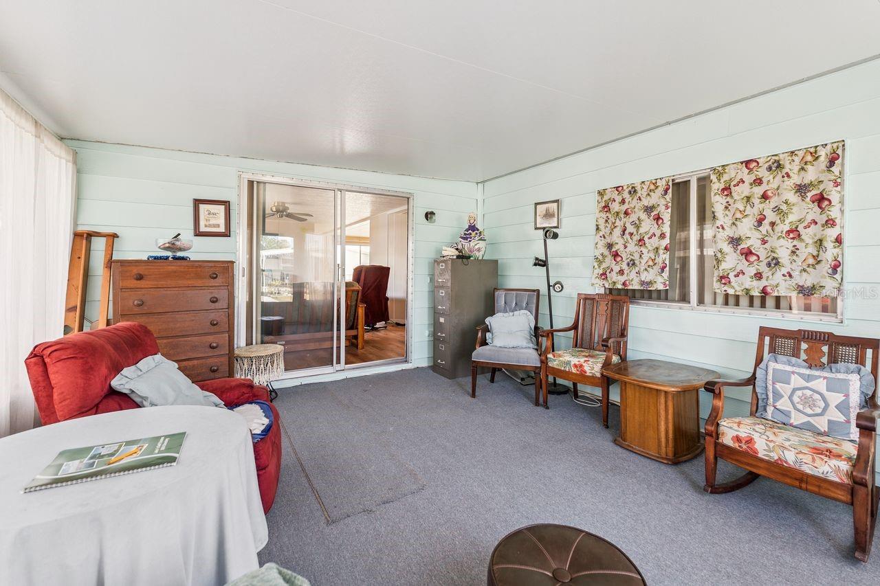 Image 25 of 32 For 6756 Kensington Drive Ne