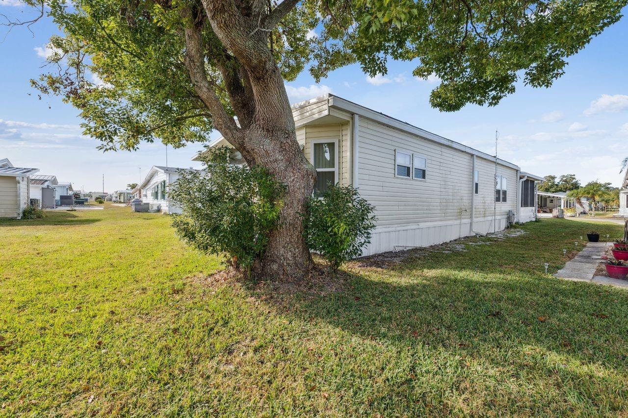 Image 31 of 32 For 6756 Kensington Drive Ne