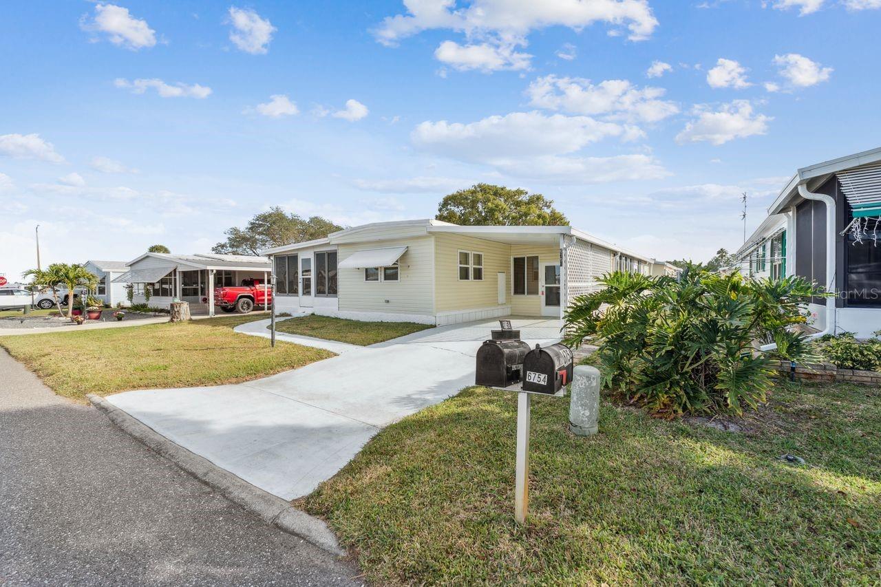 Image 4 of 32 For 6756 Kensington Drive Ne