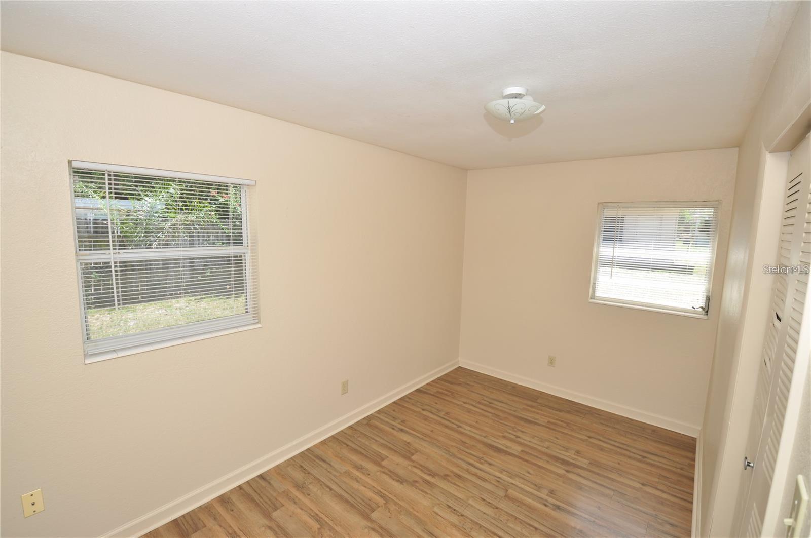 Image 7 of 10 For 5940 Hilltop Lane E