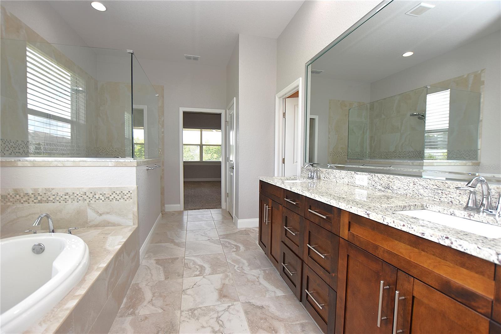 Image 23 of 48 For 3544 Lakeside Heritage Drive