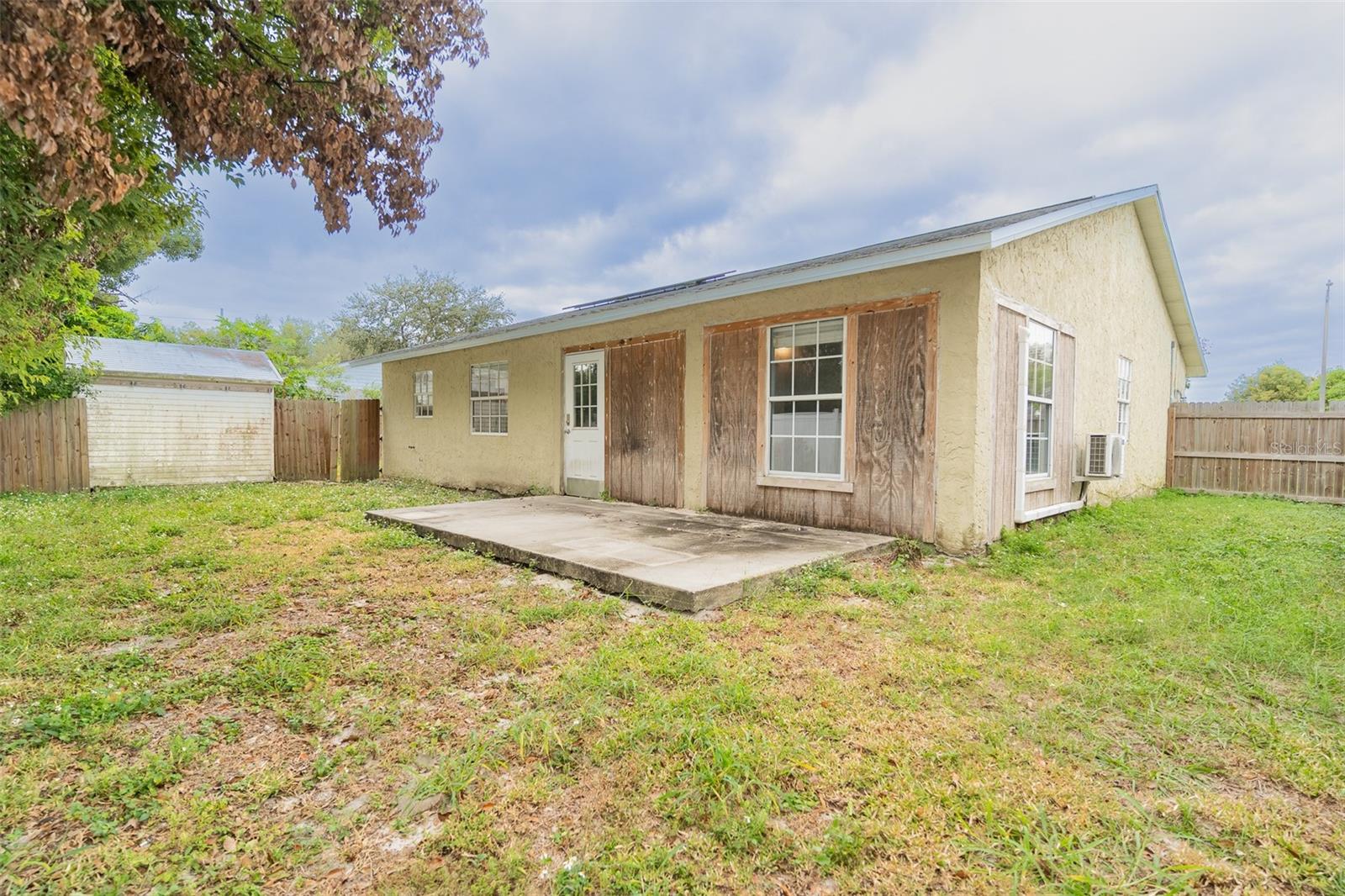 Image 12 of 21 For 109 Rebecca Drive Ne