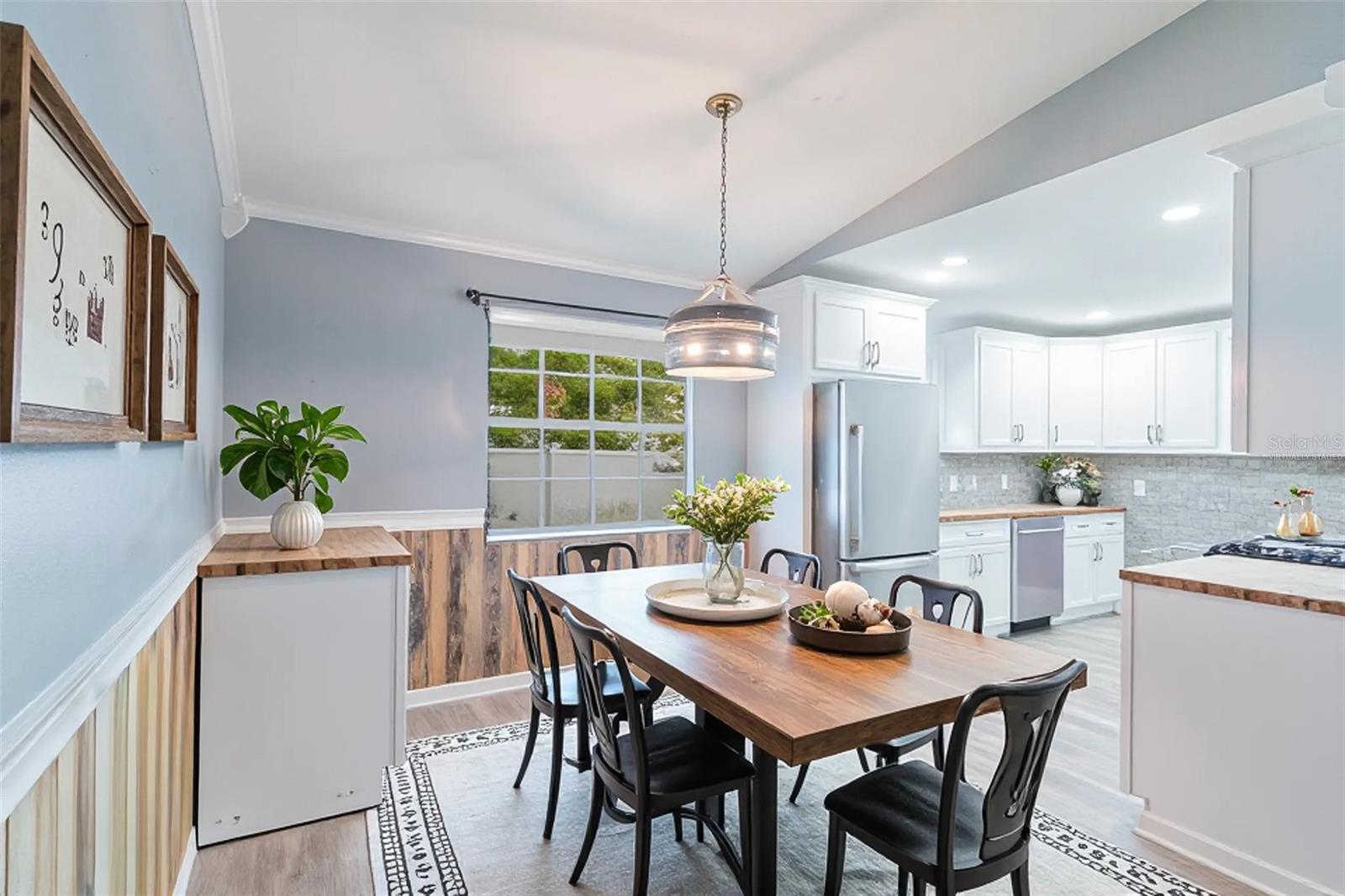 Image 4 of 21 For 109 Rebecca Drive Ne