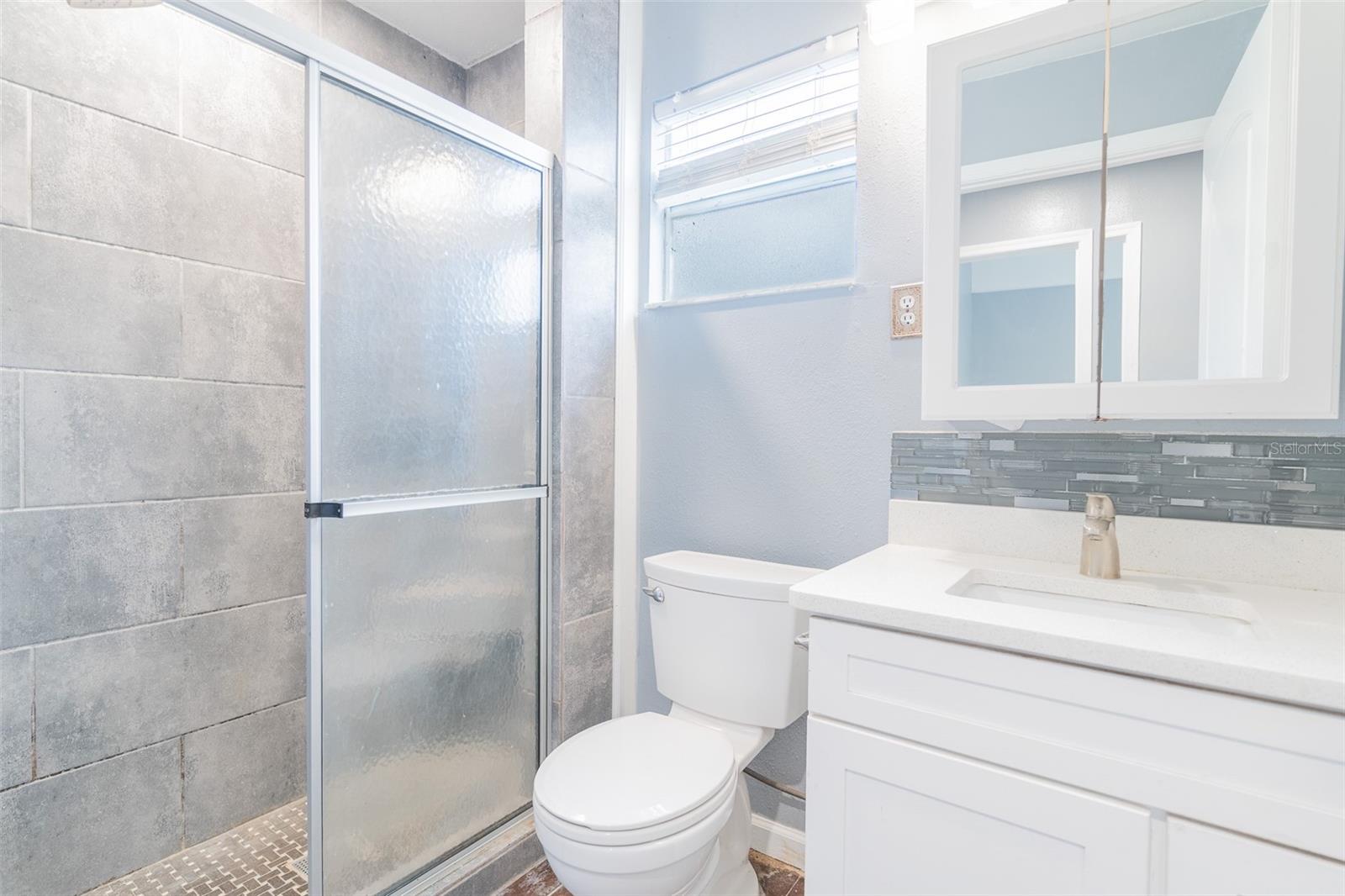 Image 7 of 21 For 109 Rebecca Drive Ne