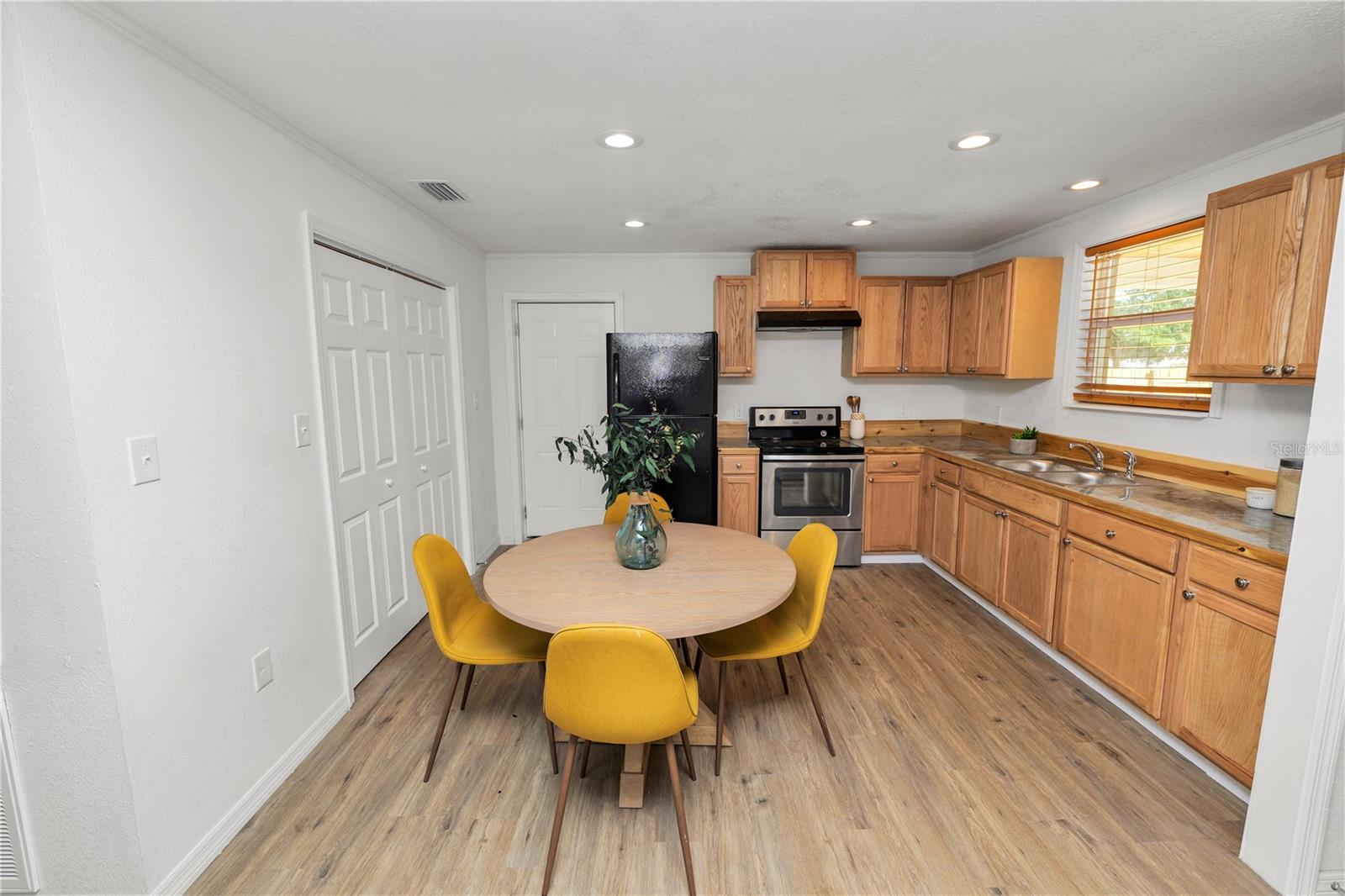 Image 11 of 27 For 842 Nokomis Avenue