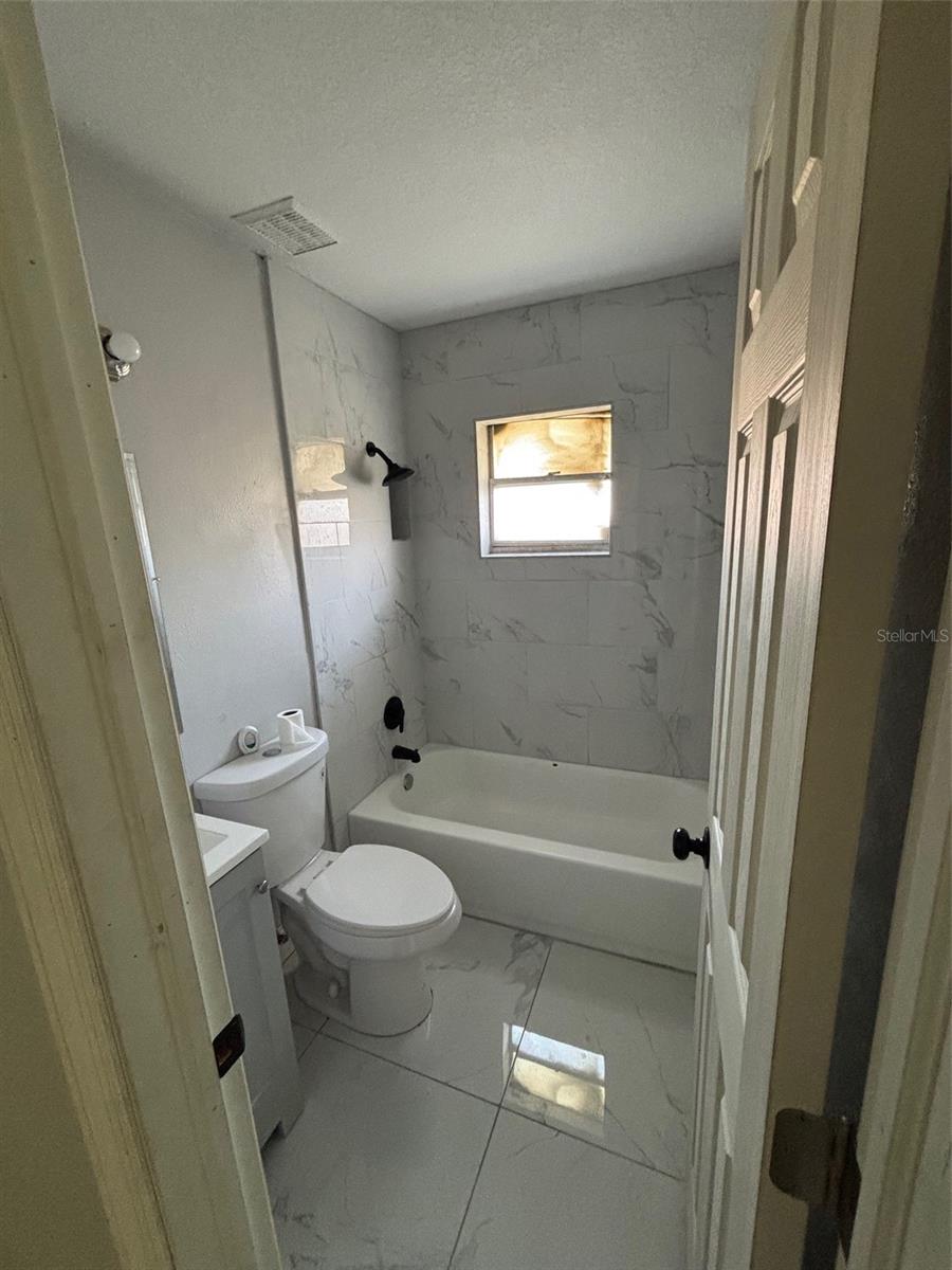 Image 13 of 34 For 1730 2nd Street Nw A