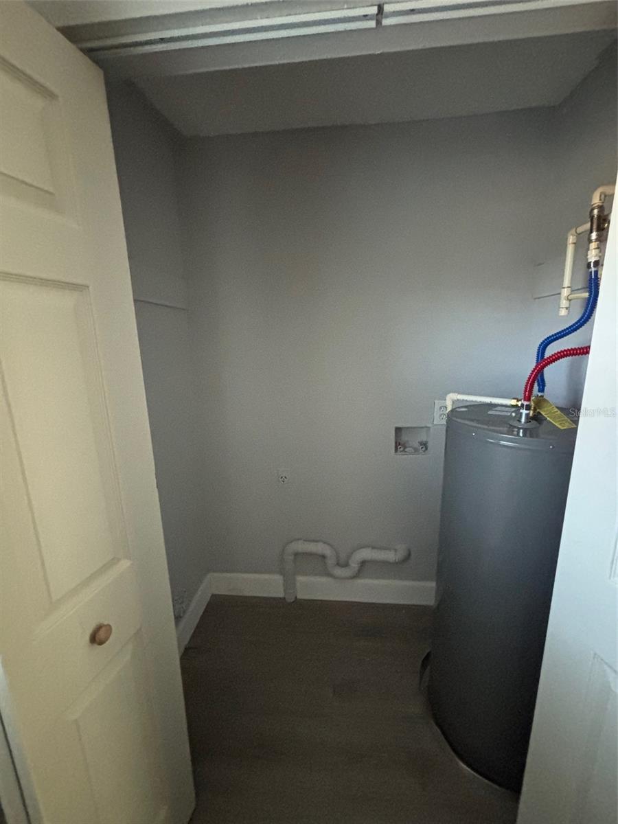 Image 19 of 28 For 1724 2nd Street Nw D