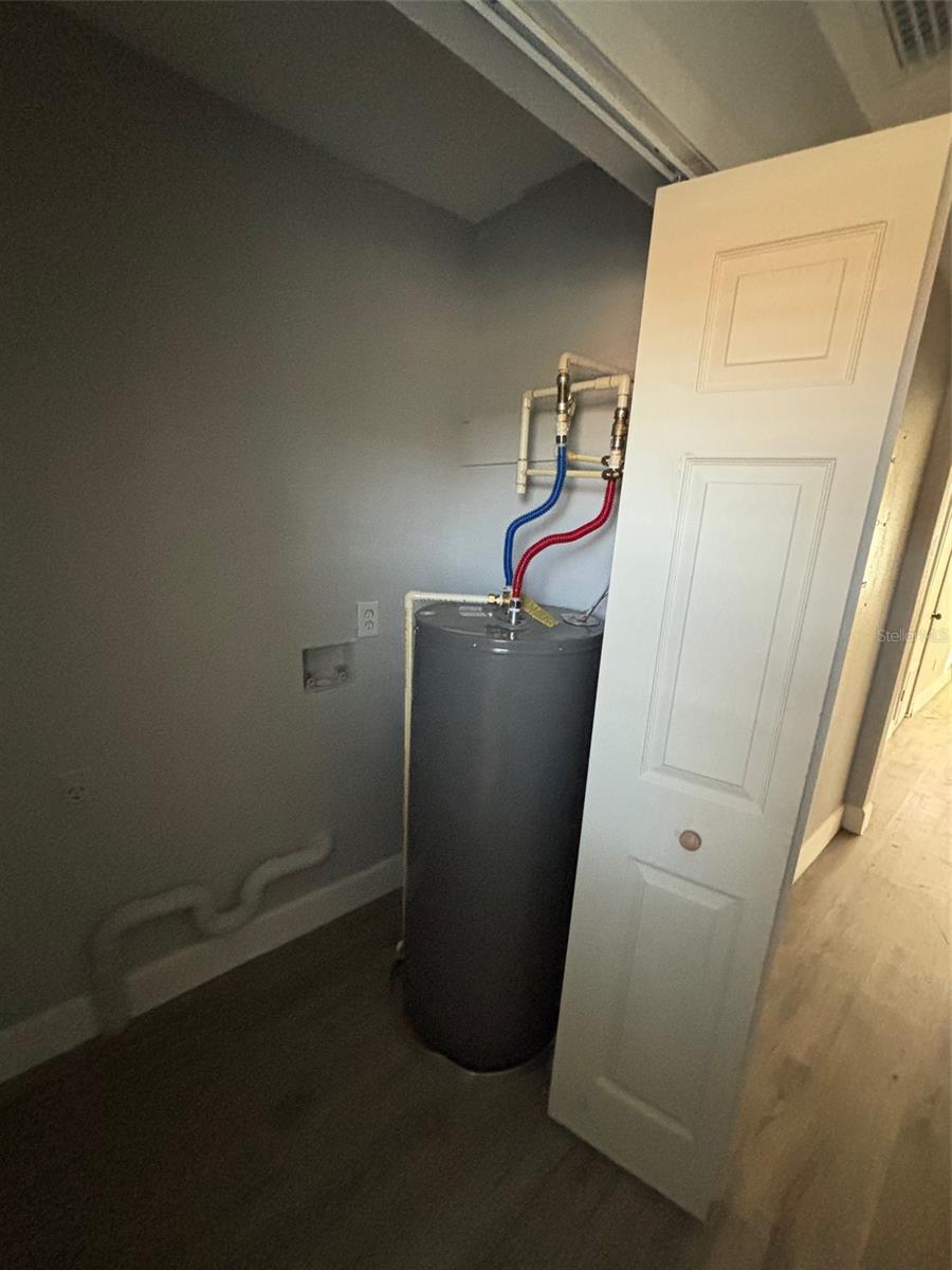 Image 20 of 28 For 1724 2nd Street Nw D