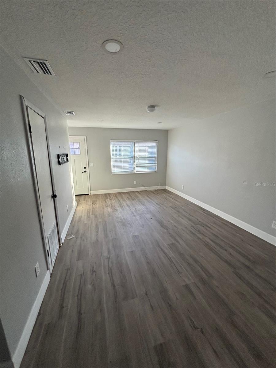 Image 4 of 28 For 1724 2nd Street Nw D