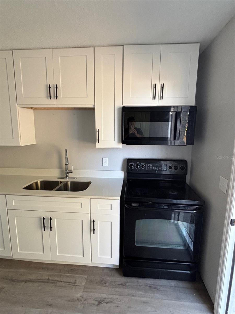 Image 7 of 28 For 1724 2nd Street Nw D