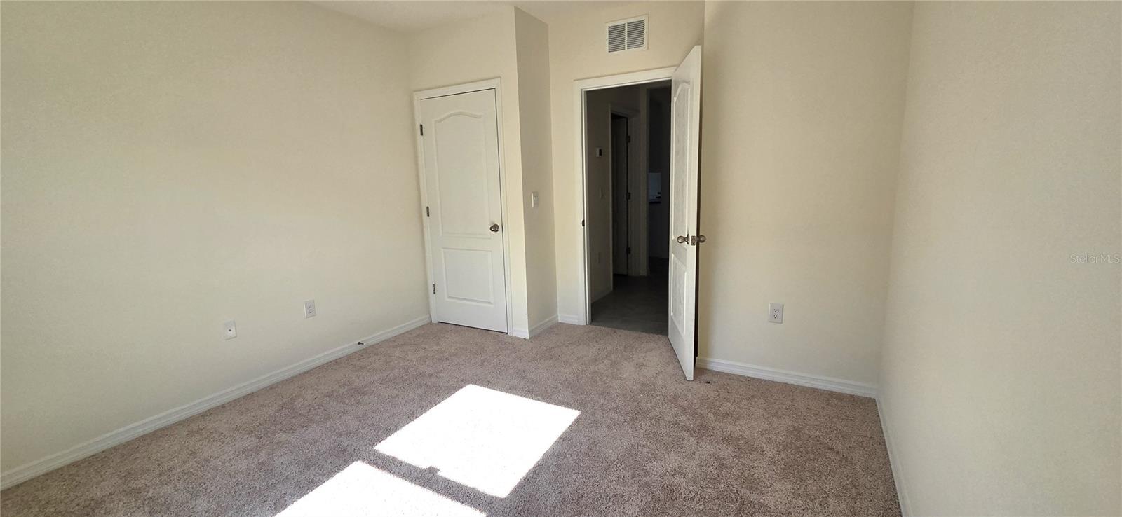 Image 32 of 39 For 610 Grove Street