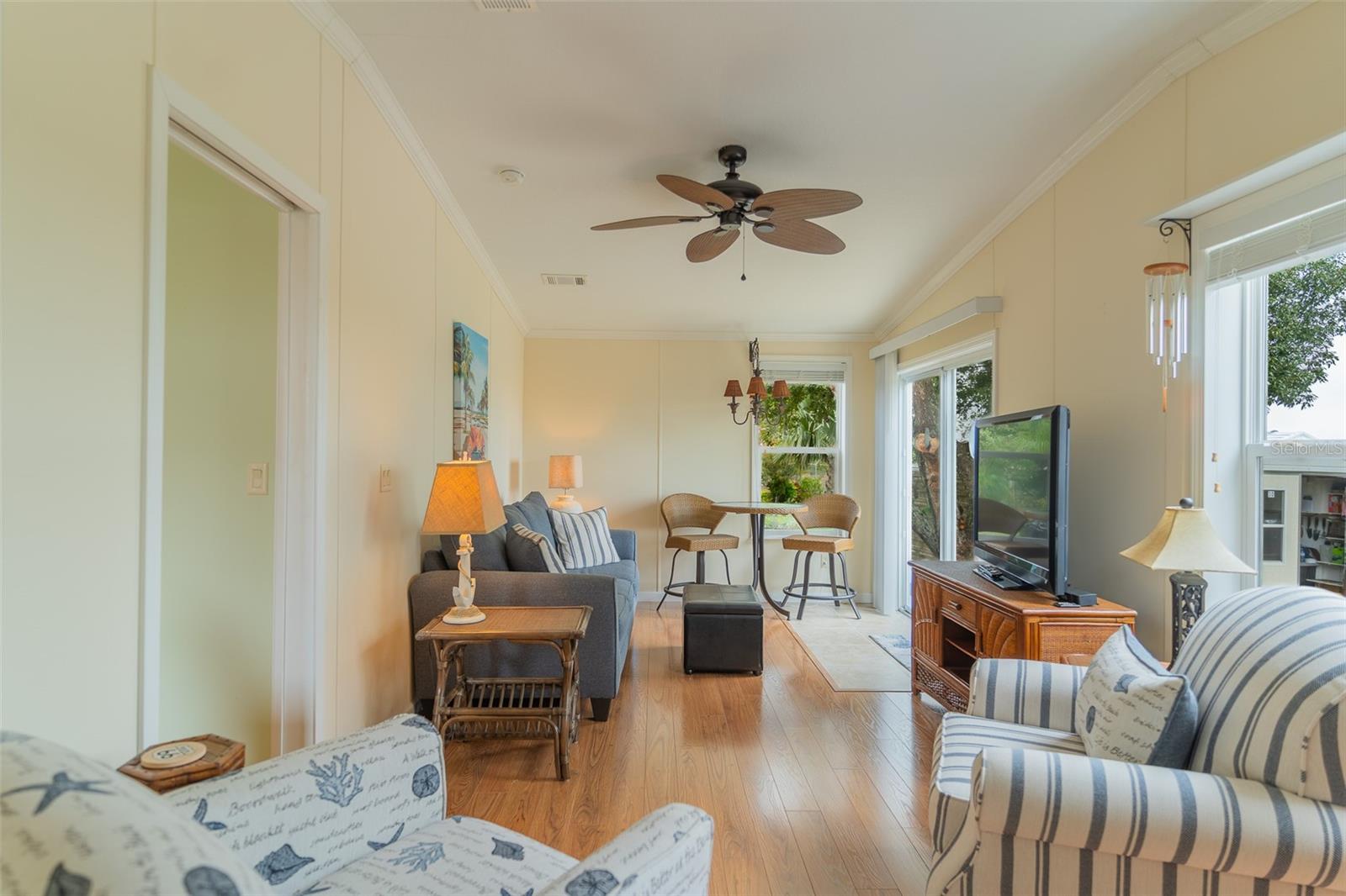 Image 14 of 49 For 30 Saddlebag Trail N