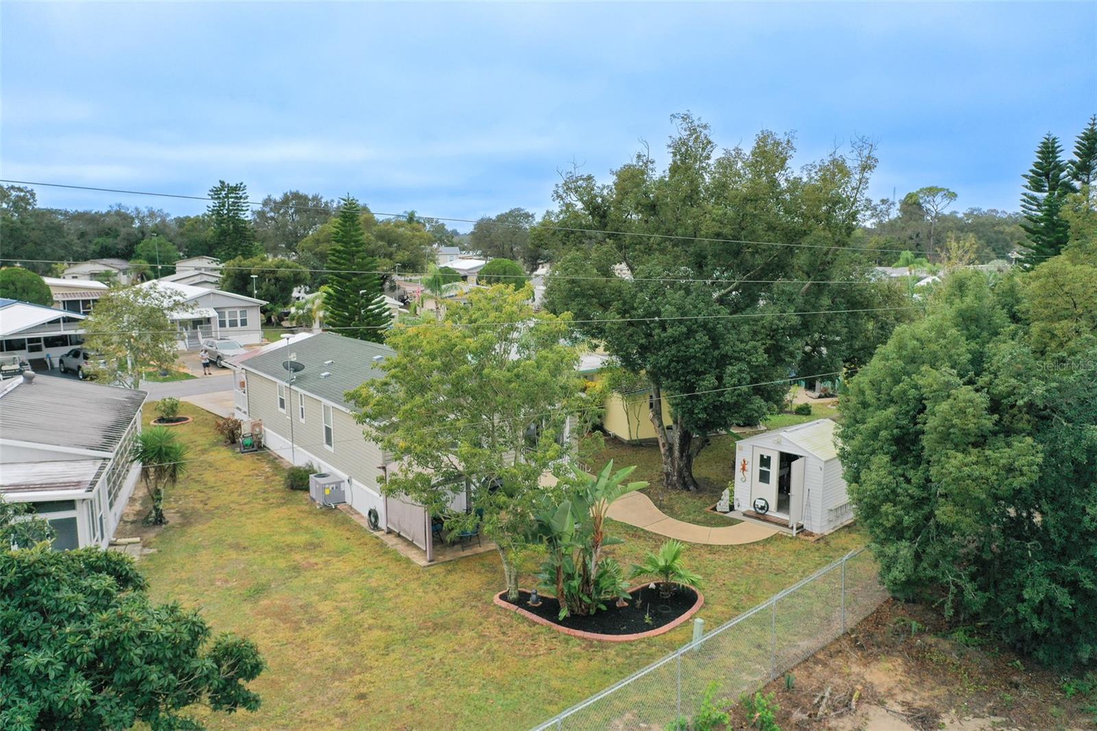 Image 32 of 49 For 30 Saddlebag Trail N