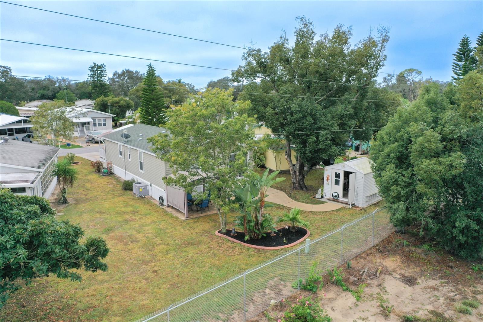 Image 33 of 49 For 30 Saddlebag Trail N