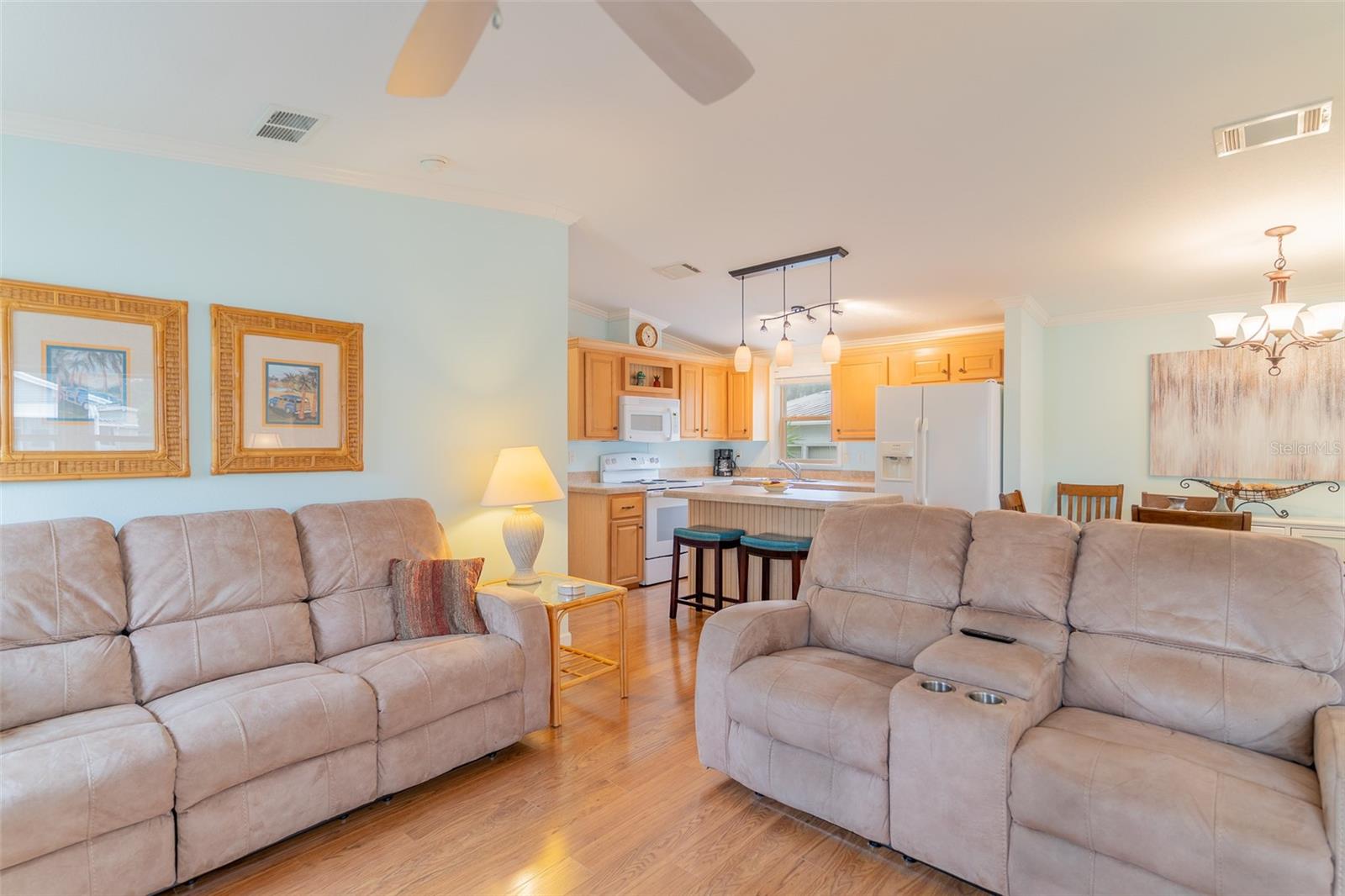 Image 5 of 49 For 30 Saddlebag Trail N