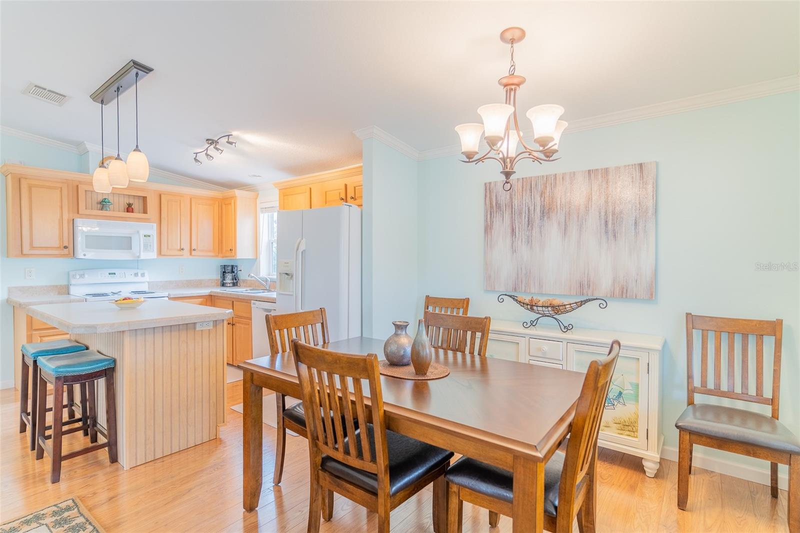 Image 9 of 49 For 30 Saddlebag Trail N