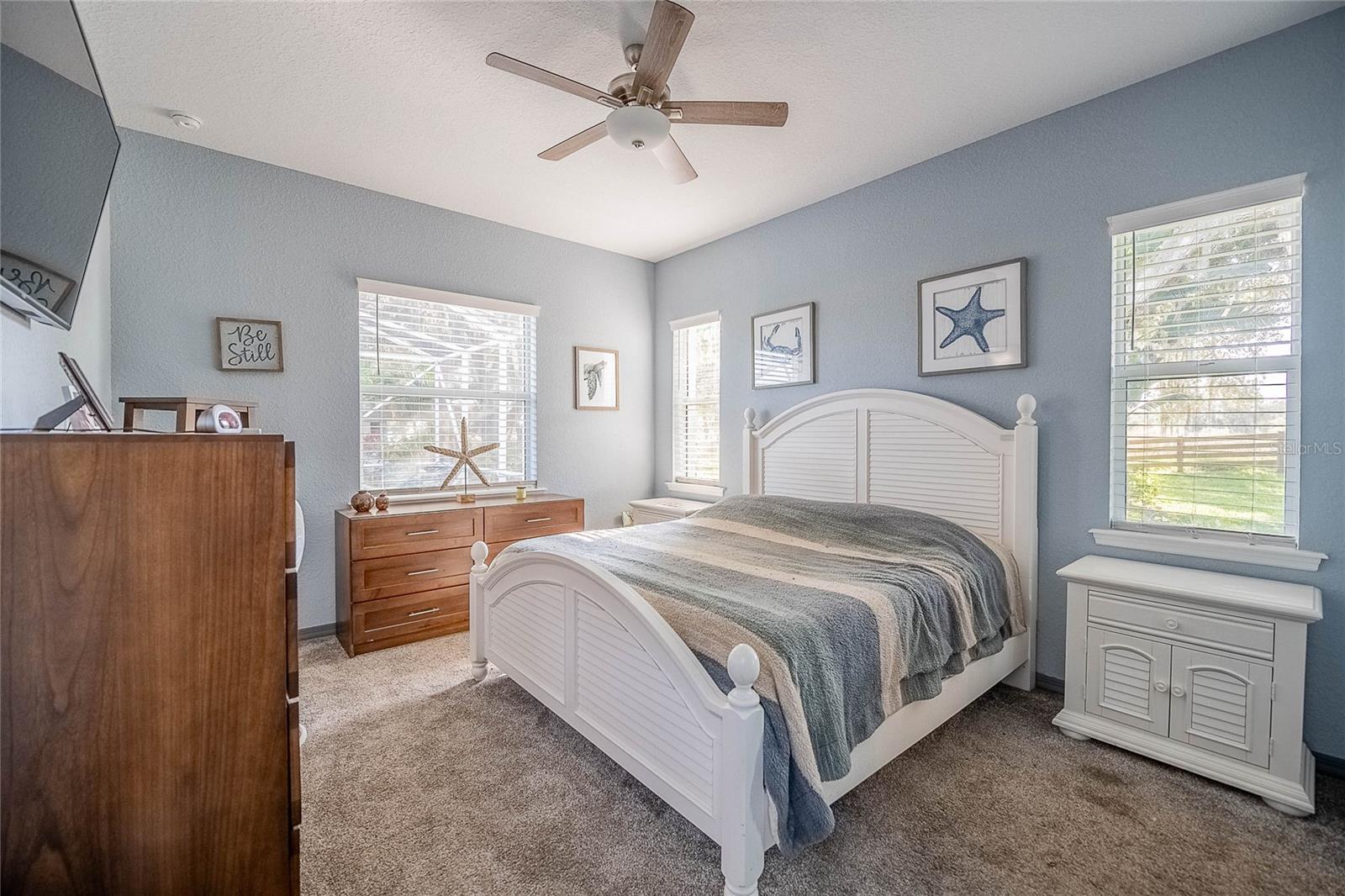 Image 16 of 84 For 2424 Burns Avenue