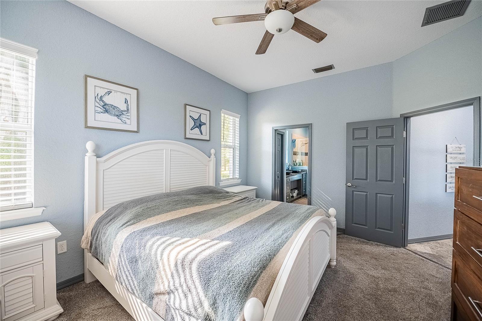 Image 17 of 84 For 2424 Burns Avenue