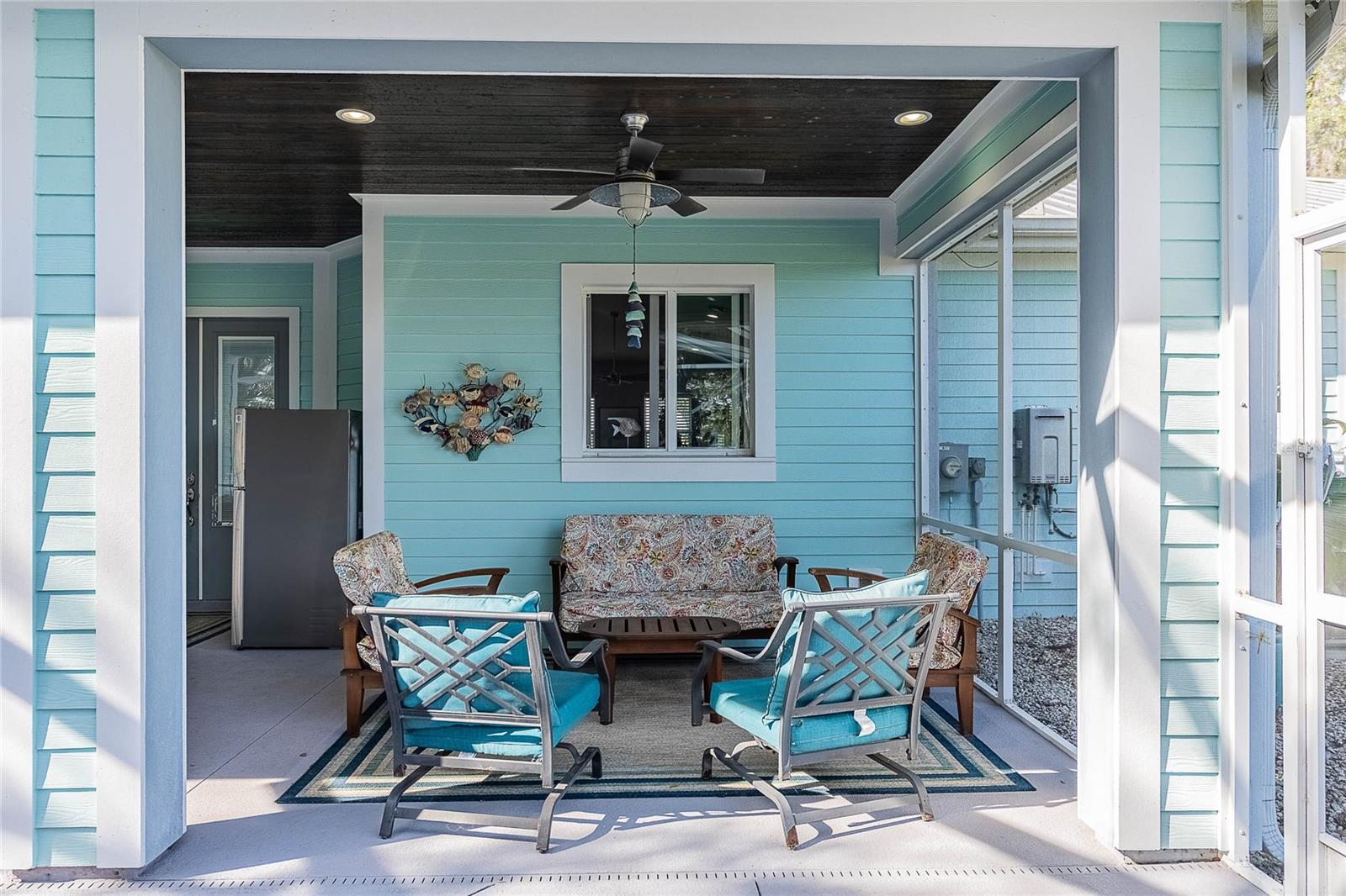 Image 29 of 84 For 2424 Burns Avenue