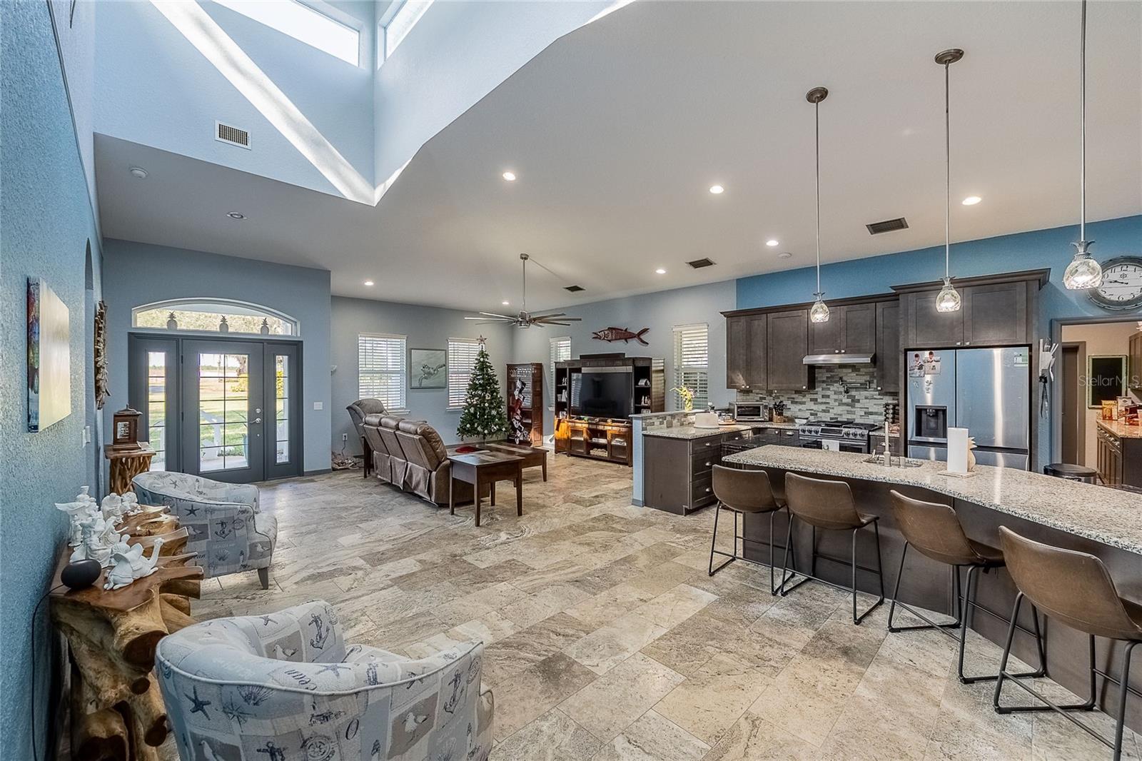 Image 3 of 84 For 2424 Burns Avenue