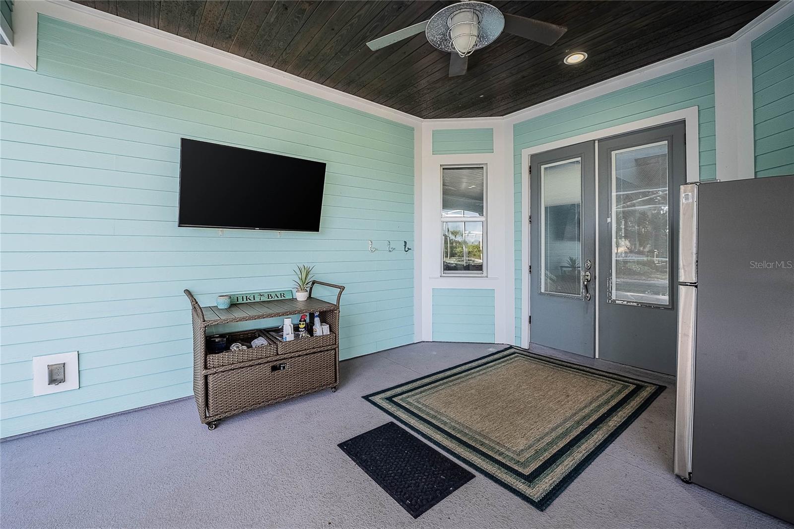 Image 30 of 84 For 2424 Burns Avenue