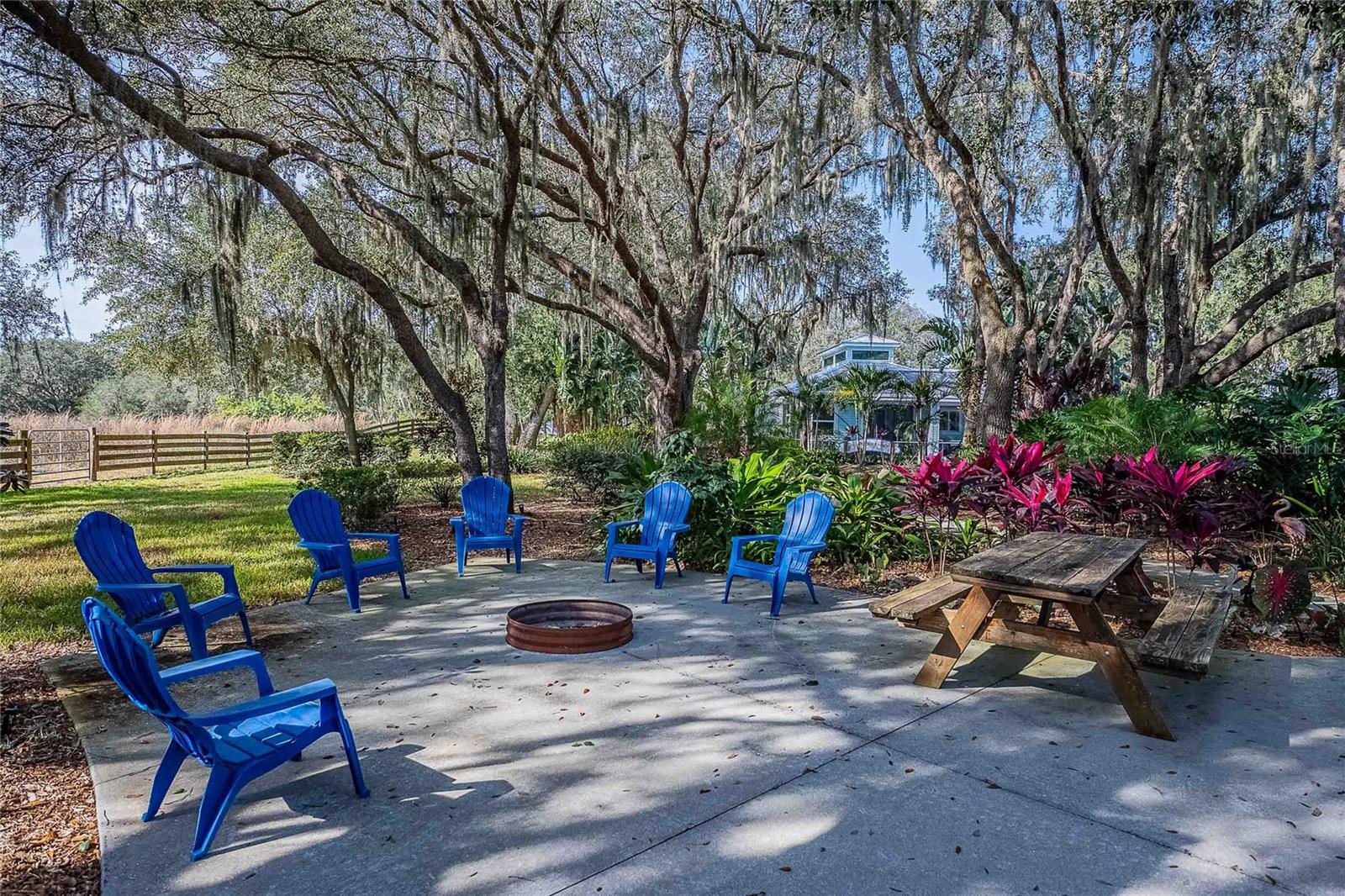 Image 33 of 84 For 2424 Burns Avenue