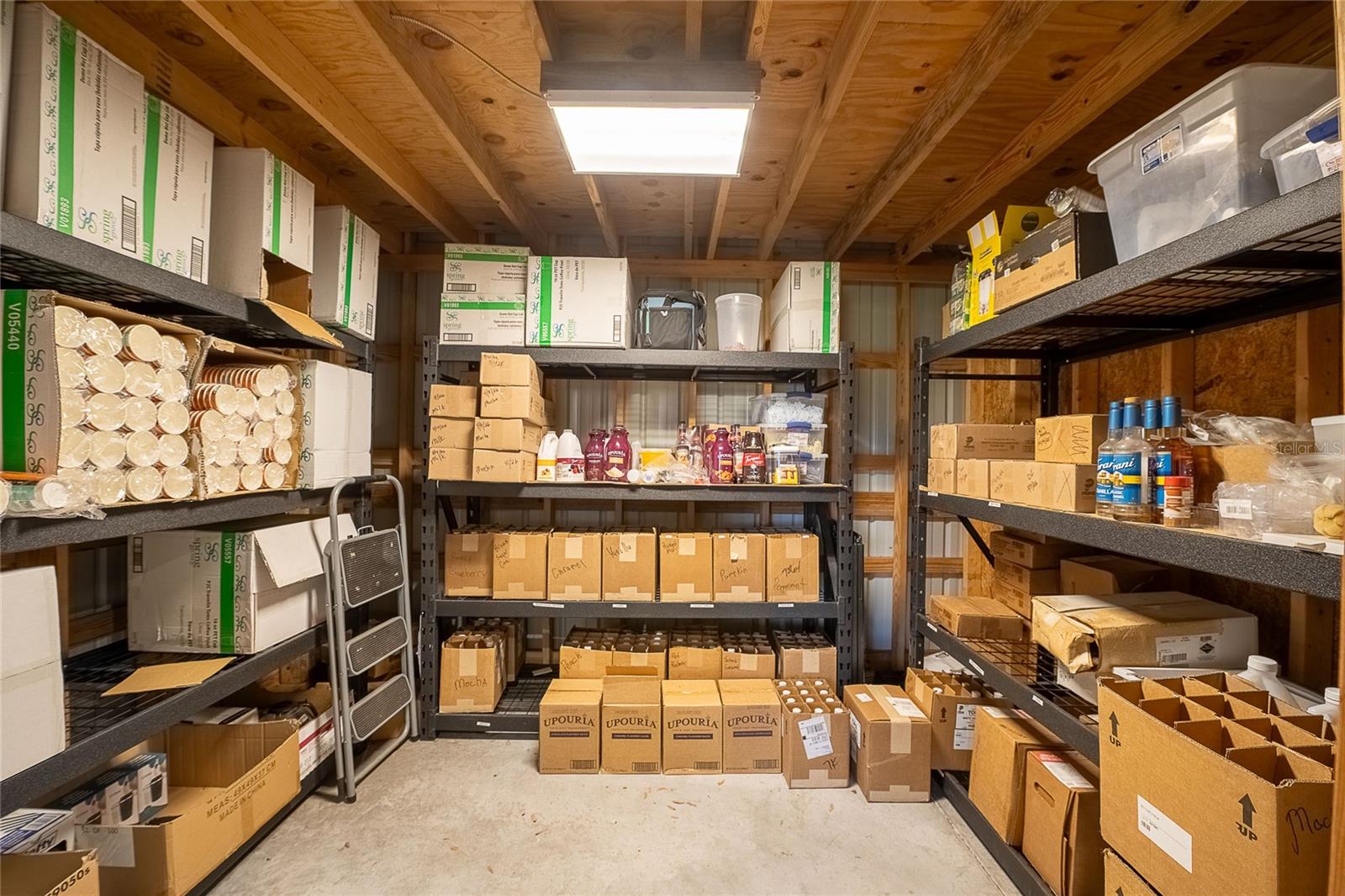 Image 47 of 84 For 2424 Burns Avenue