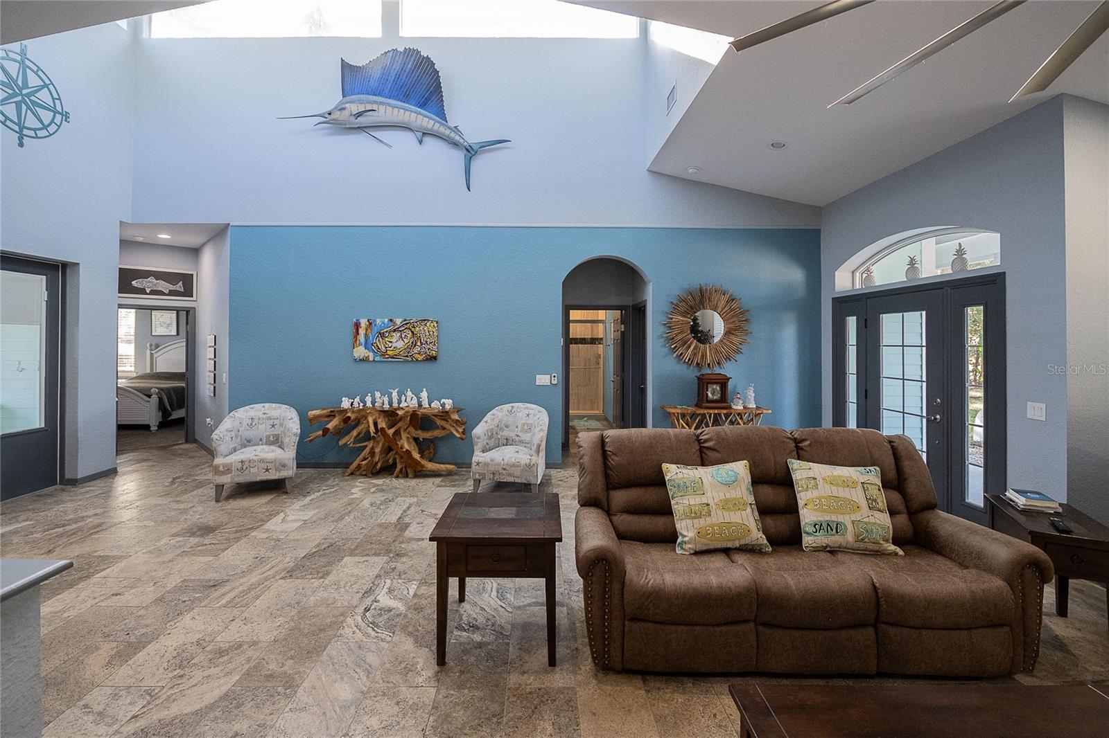 Image 5 of 84 For 2424 Burns Avenue