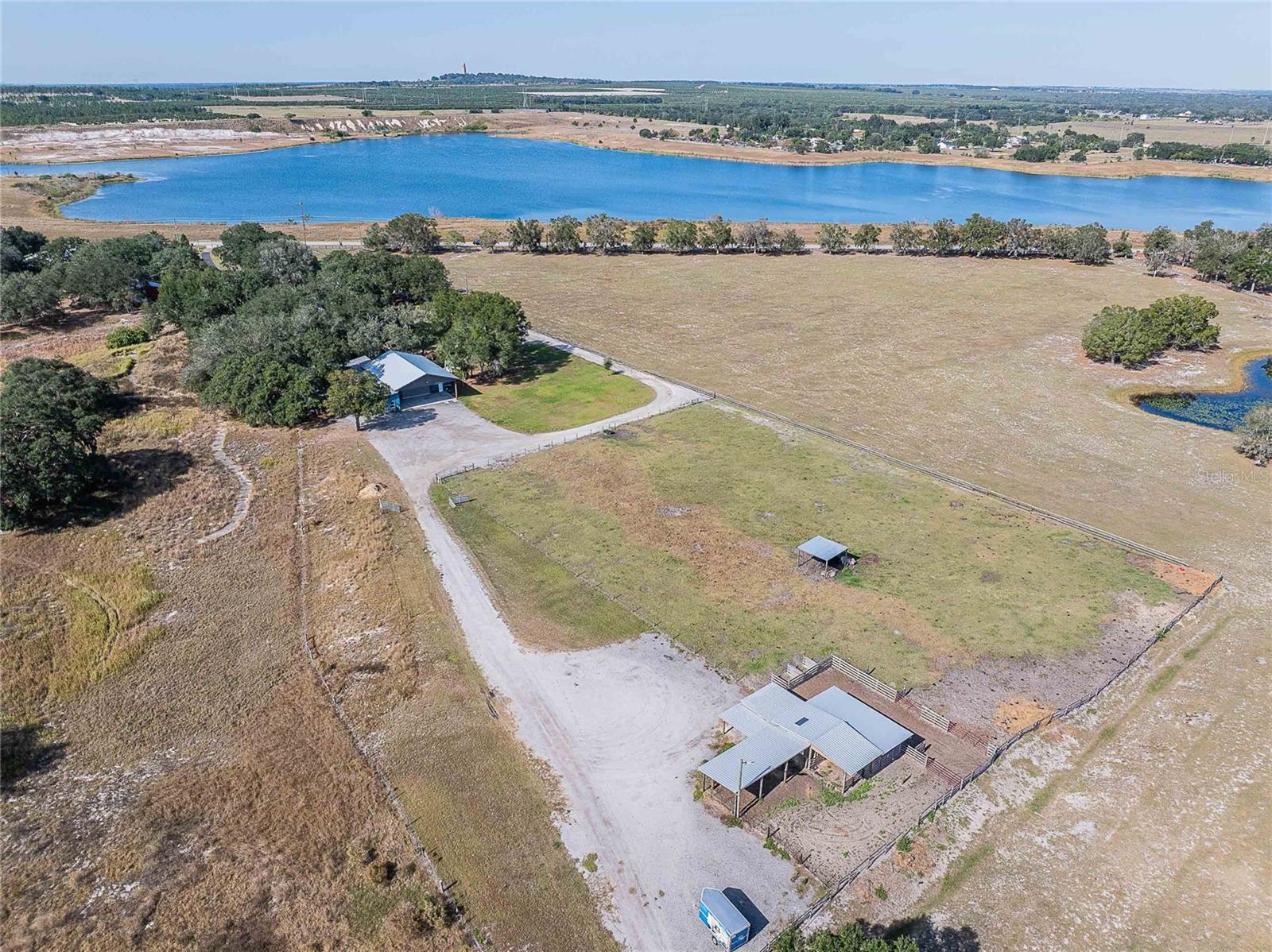 Image 51 of 84 For 2424 Burns Avenue