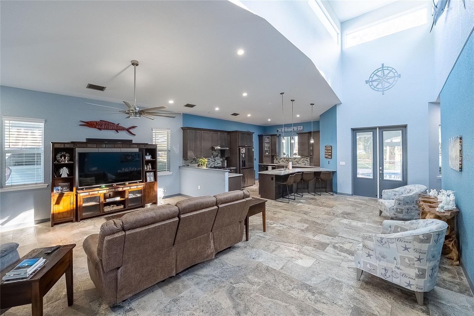 Image 7 of 84 For 2424 Burns Avenue