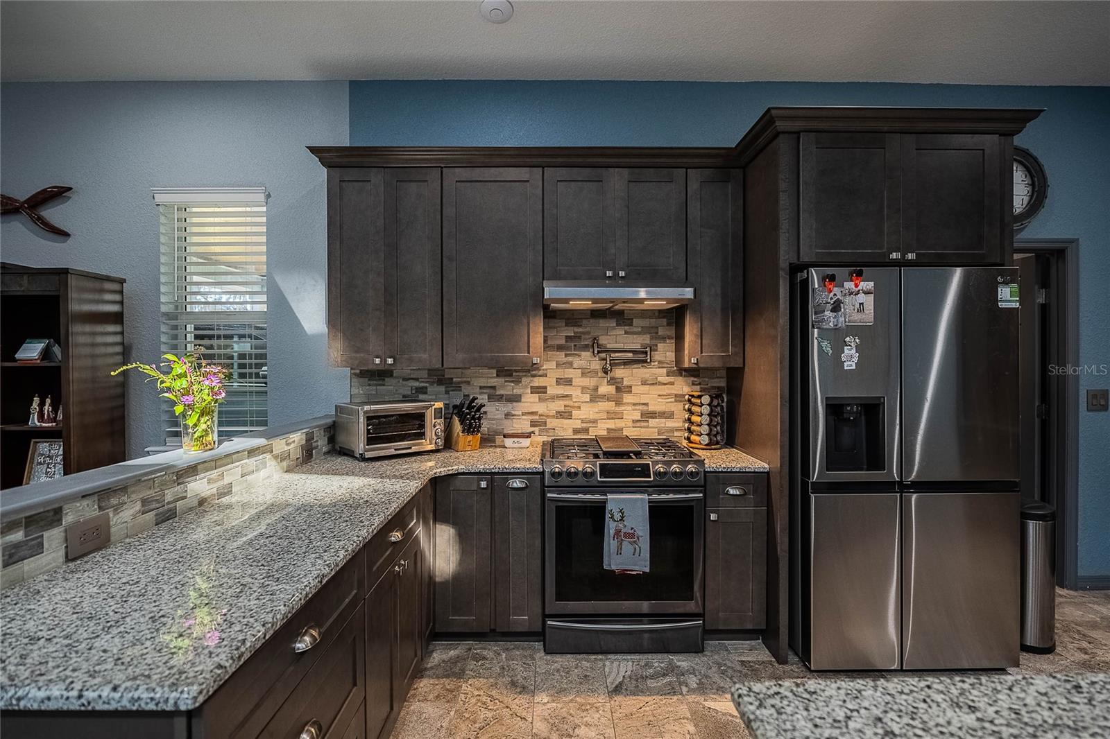 Image 9 of 84 For 2424 Burns Avenue