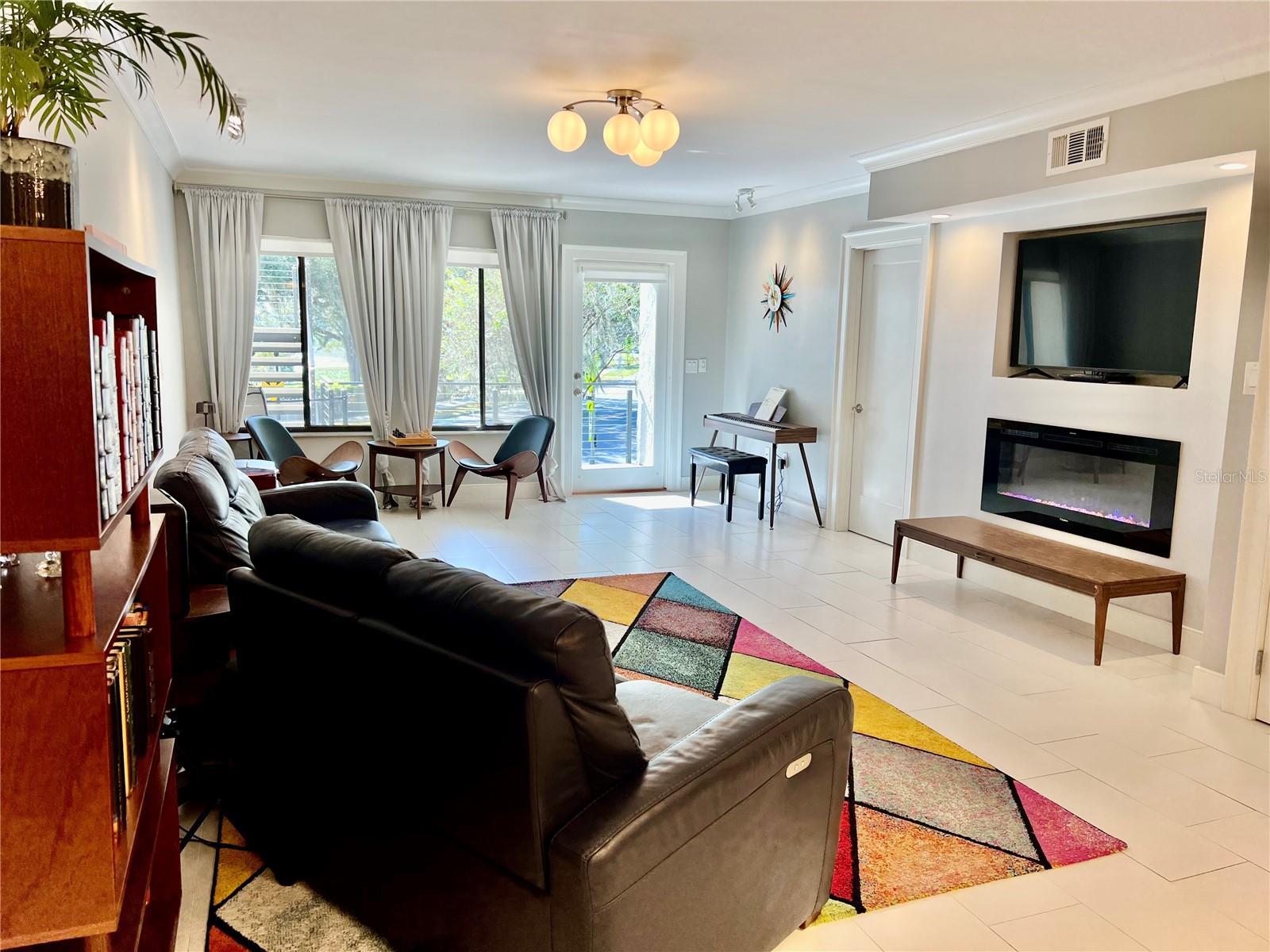 Image 2 of 38 For 1 Lake Hollingsworth Drive 1